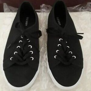 OLD NAVY BLACK WITH WHITE SOLE LACE UP SNEAKERS SIZE 9.5M NIB